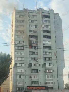 На Ватутина в Луганске горит квартира