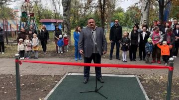 В Ровеньках открылась детская игровая площадка В Парке культуры и отдыха города Ровеньки прошло торжественное открытие новой детской игровой площадки. Объект был реализован в рамках инициативного проекта, ставшего...