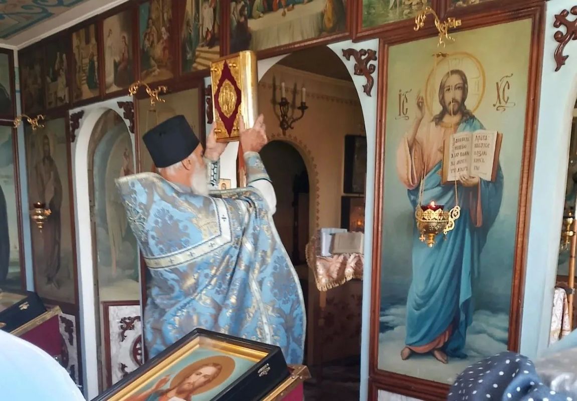 21 сентября - Рождество Пресвятой Богородицы — один из ключевых православных праздников, посвящённый рождению Девы Марии, будущей Матери Иисуса Христа 21 сентября - Рождество Пресвятой Богородицы — один из ключевых православных праздников, посвящённый рождению Девы Марии, будущей Матери Иисуса Христа