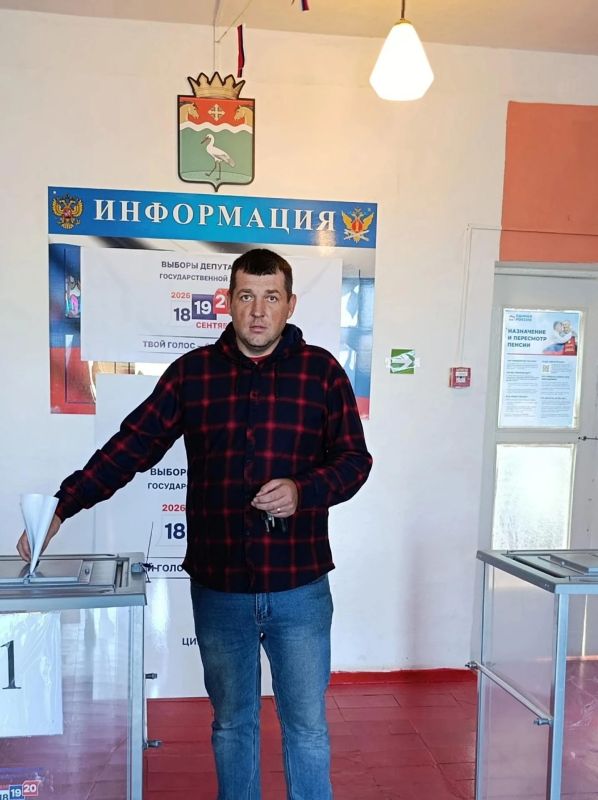 Депутаты Совета Беловодского муниципального округа в первых рядах голосующих выполнили свой гражданский и конституционный долг, показывая пример для всех жителей округа Депутаты Совета Беловодского муниципального округа в первых рядах голосующих выполнили свой гражданский и конституционный долг, показывая пример для всех жителей округа