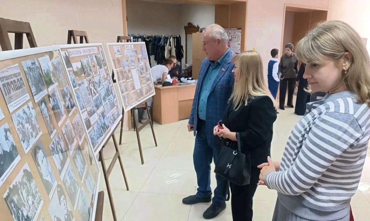 В рамках Года единства народов России, проекта «Луганщина трудовая» Антрацитовский исторический музей и Антрацитовская детская музыкальная школа подготовили историко-музыкальный экскурс «Памяти славному подвигу нет... В рамках Года единства народов России, проекта «Луганщина трудовая» Антрацитовский исторический музей и Антрацитовская детская музыкальная школа подготовили историко-музыкальный экскурс «Памяти славному подвигу нет...
