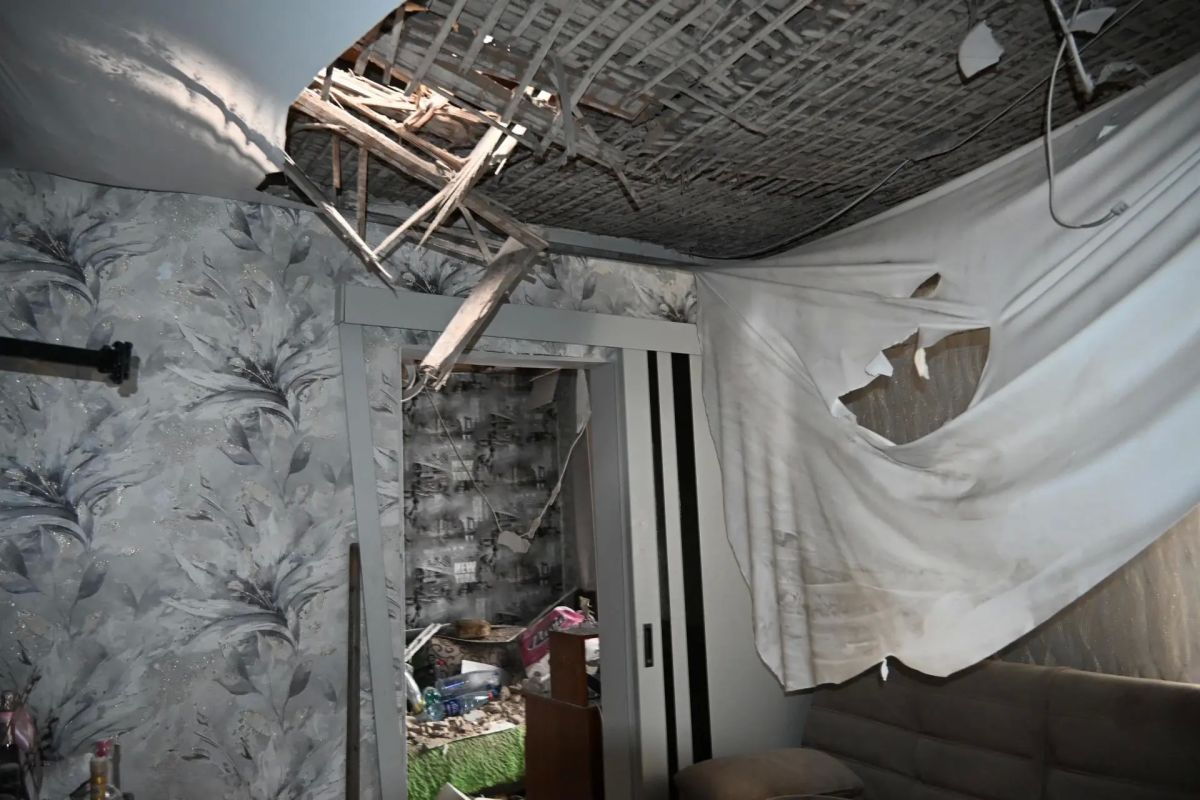Глава Брянки Евгений Морозов о ночной атаке: повреждены 11 домов, пострадавших нет Глава Брянки Евгений Морозов о ночной атаке: повреждены 11 домов, пострадавших нет