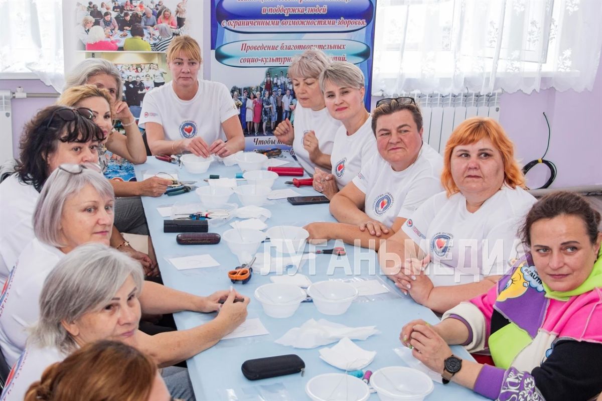 В Луганске прошел мастер-класс по созданию ватной игрушки В Луганске прошел мастер-класс по созданию ватной игрушки