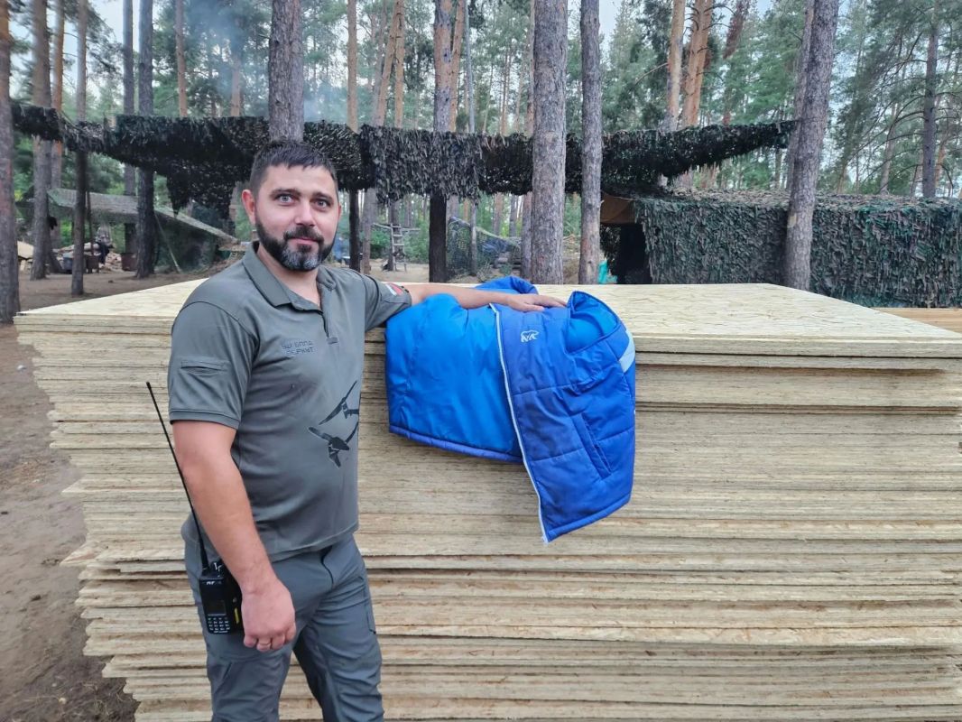 Новоайдарские единороссы и тамбовские волонтёры передали гуманитарный груз военнослужащим Новоайдарские единороссы и тамбовские волонтёры передали гуманитарный груз военнослужащим