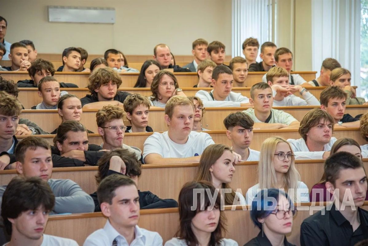 Луганские студенты приняли участие в международном проекте «Атомный диктант» Луганские студенты приняли участие в международном проекте «Атомный диктант»