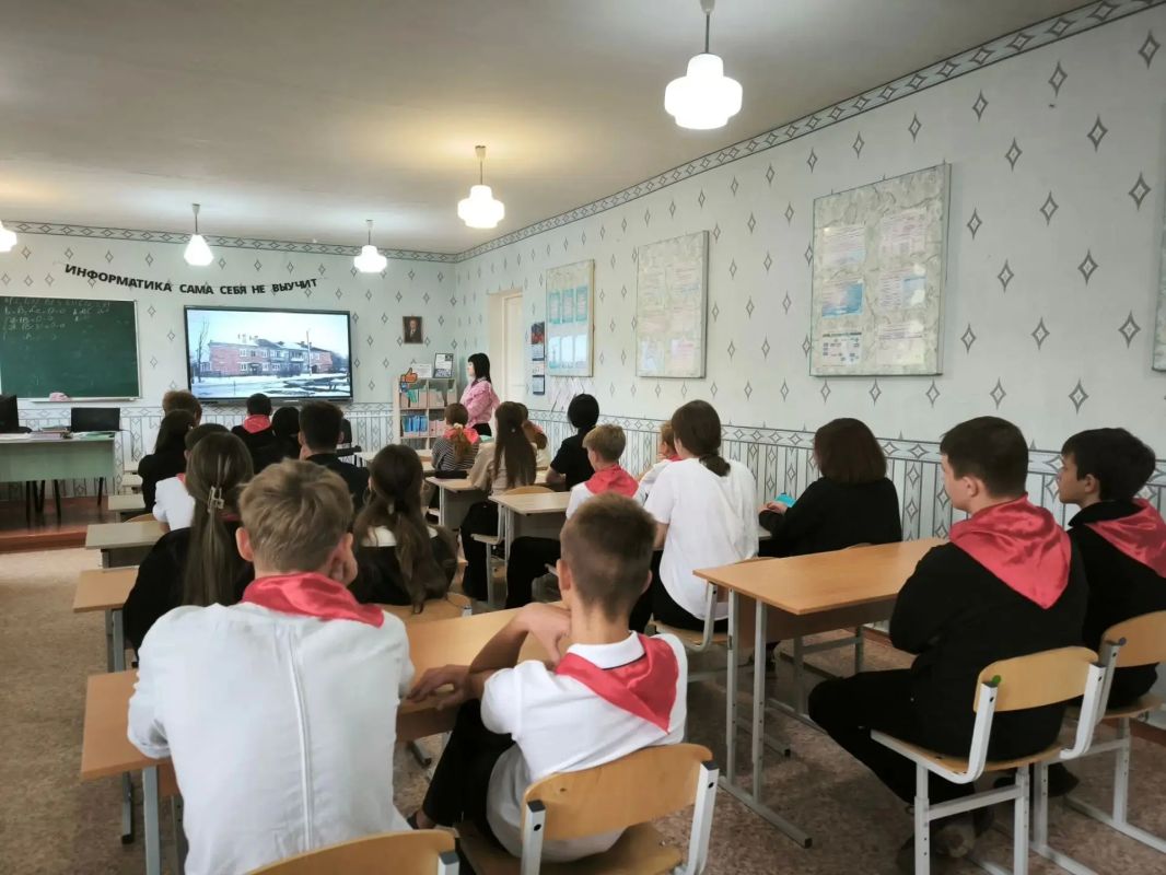 В Селезневском Доме культуры прошла беседа со старшеклассниками о профилактике вредных привычек В Селезневском Доме культуры прошла беседа со старшеклассниками о профилактике вредных привычек