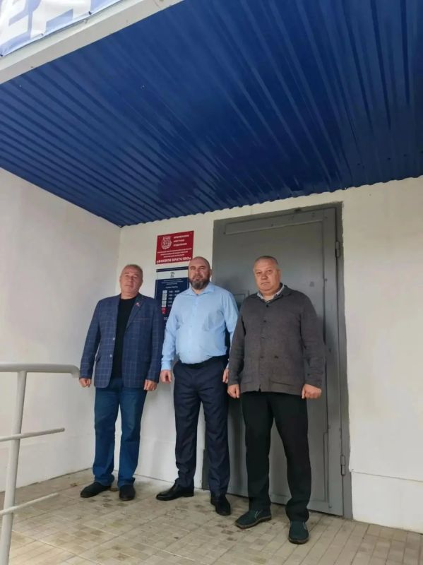 Юрий Юров провёл приём граждан в Кременной Юрий Юров провёл приём граждан в Кременной