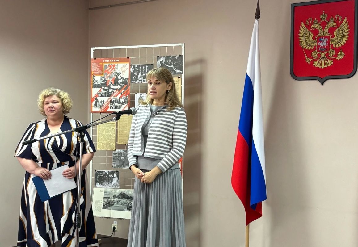 В рамках Года единства народов России, проекта «Луганщина трудовая» Антрацитовский исторический музей и Антрацитовская детская музыкальная школа подготовили историко-музыкальный экскурс «Памяти славному подвигу нет... В рамках Года единства народов России, проекта «Луганщина трудовая» Антрацитовский исторический музей и Антрацитовская детская музыкальная школа подготовили историко-музыкальный экскурс «Памяти славному подвигу нет...