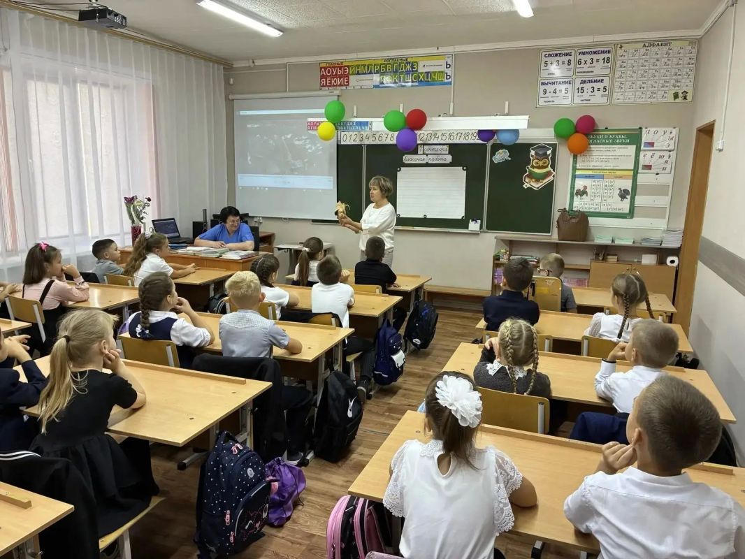 Оренбургские и перевальские педагоги провели обмен опытом Оренбургские и перевальские педагоги провели обмен опытом