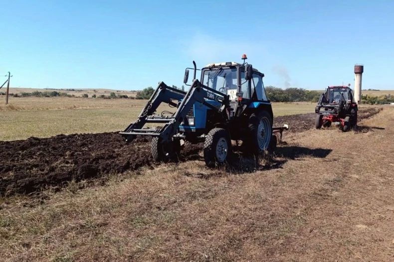 Противопожарная опашка проводится в сёлах Медвежанка, Николаевка, Нагорное, Куряче Противопожарная опашка проводится в сёлах Медвежанка, Николаевка, Нагорное, Куряче