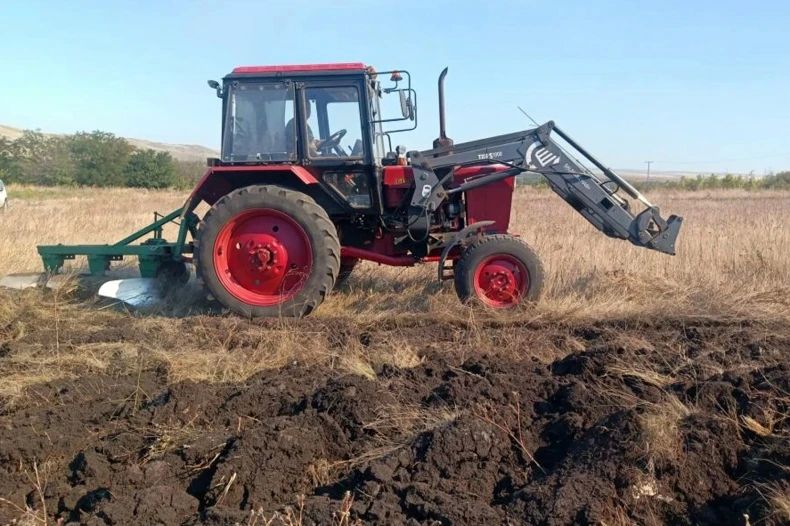 Противопожарная опашка проводится в сёлах Медвежанка, Николаевка, Нагорное, Куряче Противопожарная опашка проводится в сёлах Медвежанка, Николаевка, Нагорное, Куряче