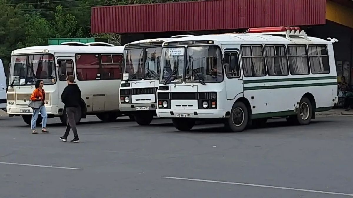 Для обеспечения стабильного функционирования работы пассажирского автотранспорта сотрудниками управления экономического развития Администрации городского округа муниципальное образование город Красный Луч Луганской Народной...