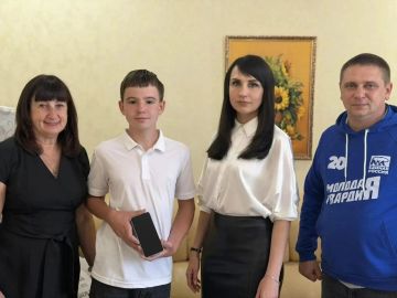 Забота о семьях погибших Героев — безусловный приоритет: единороссы помогли сыну погибшего участника СВО