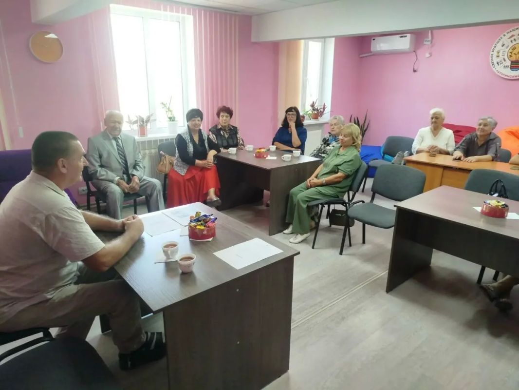 В «Нашем центре» прошла встреча с активистами клуба «Ветеран» В «Нашем центре» прошла встреча с активистами клуба «Ветеран»