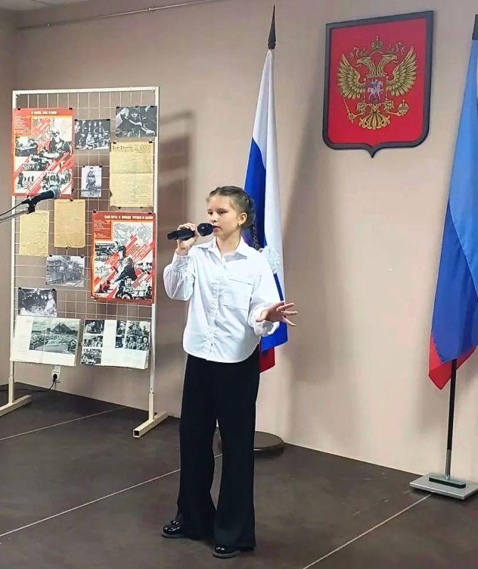 В рамках Года единства народов России, проекта «Луганщина трудовая» Антрацитовский исторический музей и Антрацитовская детская музыкальная школа подготовили историко-музыкальный экскурс «Памяти славному подвигу нет... В рамках Года единства народов России, проекта «Луганщина трудовая» Антрацитовский исторический музей и Антрацитовская детская музыкальная школа подготовили историко-музыкальный экскурс «Памяти славному подвигу нет...