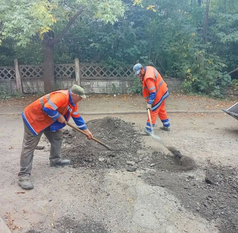 Коммунальными службами проведены работы на территории города Коммунальными службами проведены работы на территории города