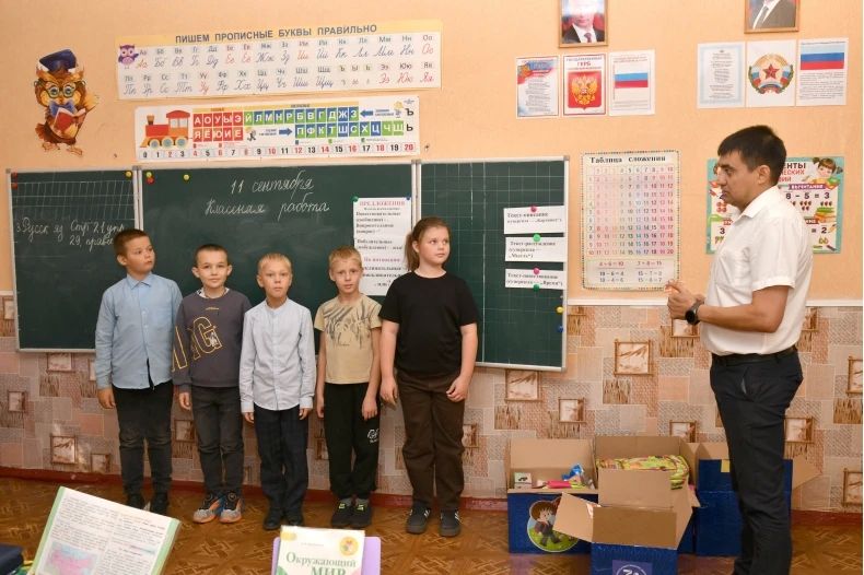 Свердловское учебное учреждение получило подарки из Сибири Свердловское учебное учреждение получило подарки из Сибири