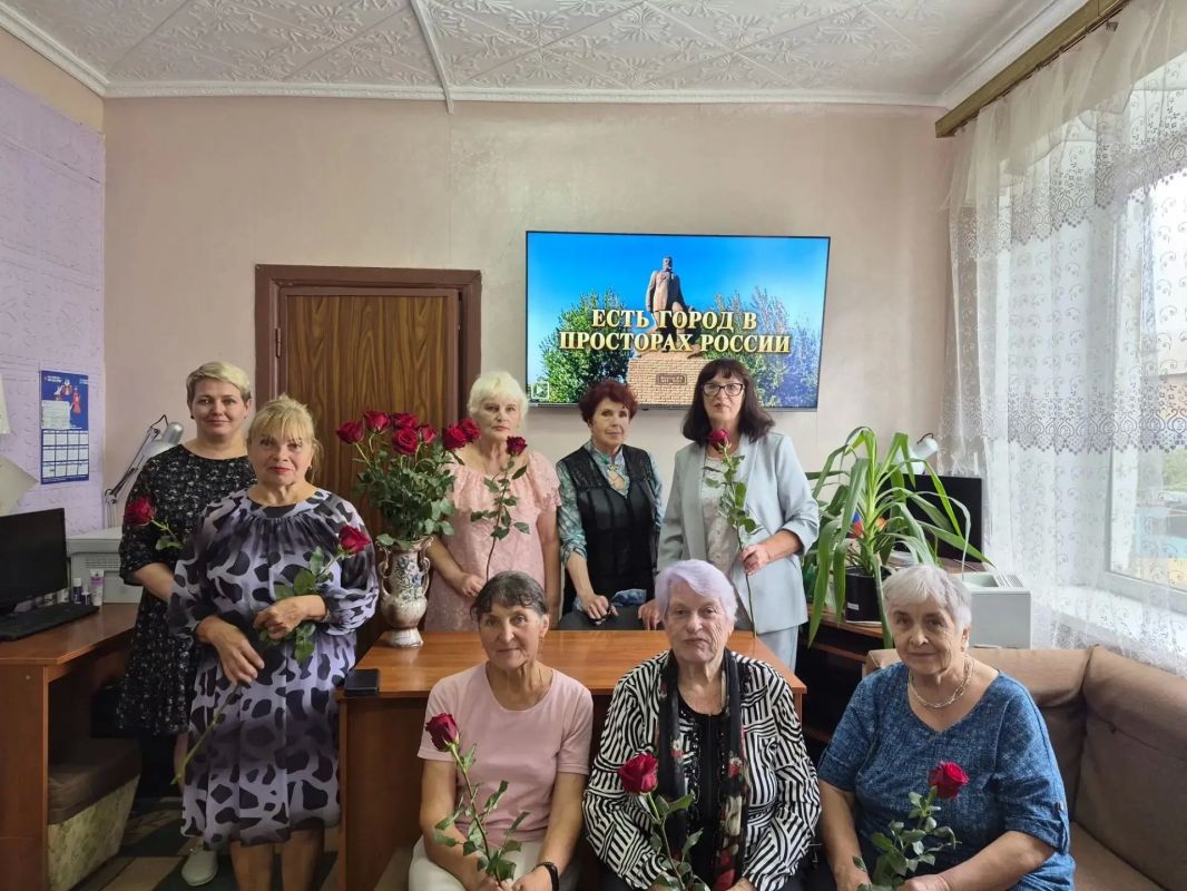 Евгений Бондарь: В ПРЕДДВЕРИИ ДНЯ ГОРОДА: ДУШЕВНЫЙ ВЕЧЕР В БИБЛИОТЕКЕ Евгений Бондарь: В ПРЕДДВЕРИИ ДНЯ ГОРОДА: ДУШЕВНЫЙ ВЕЧЕР В БИБЛИОТЕКЕ
