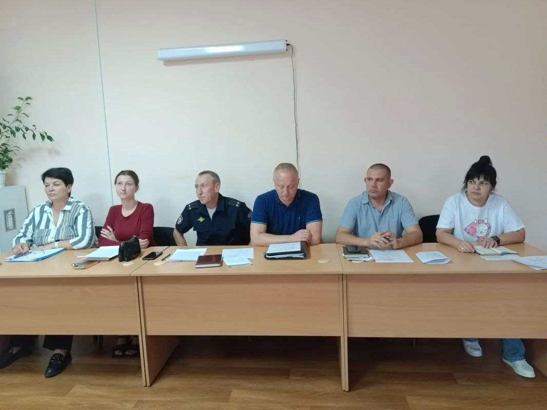 В Ровеньках состоялось заседание городской межведомственной комиссии по профилактике правонарушений В Ровеньках состоялось заседание городской межведомственной комиссии по профилактике правонарушений