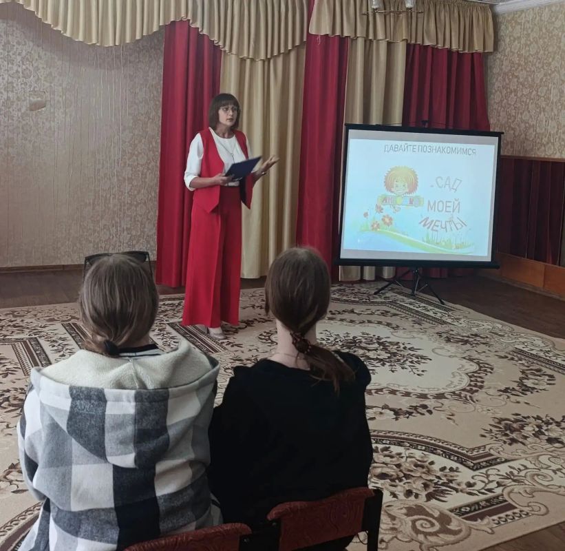Будущие педагоги в гостях у «Антошки»: как прошел день открытых дверей Будущие педагоги в гостях у «Антошки»: как прошел день открытых дверей