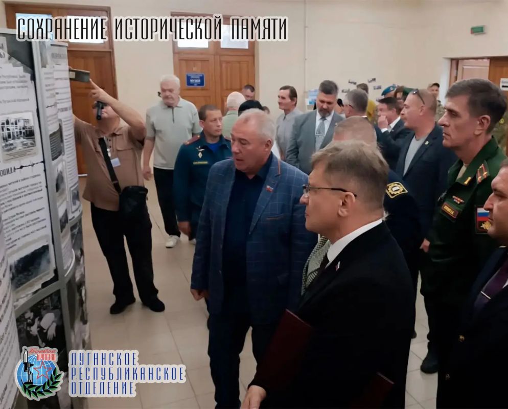 18 сентября во Дворце культуры «Химиков» состоялось открытие выставки «Без срока давности» 18 сентября во Дворце культуры «Химиков» состоялось открытие выставки «Без срока давности»