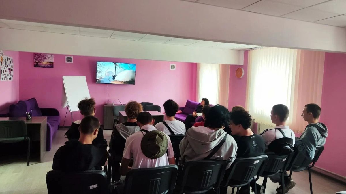 «Диалоги с Героями»: живая история в Молодёжном центре города Лутугино «Диалоги с Героями»: живая история в Молодёжном центре города Лутугино