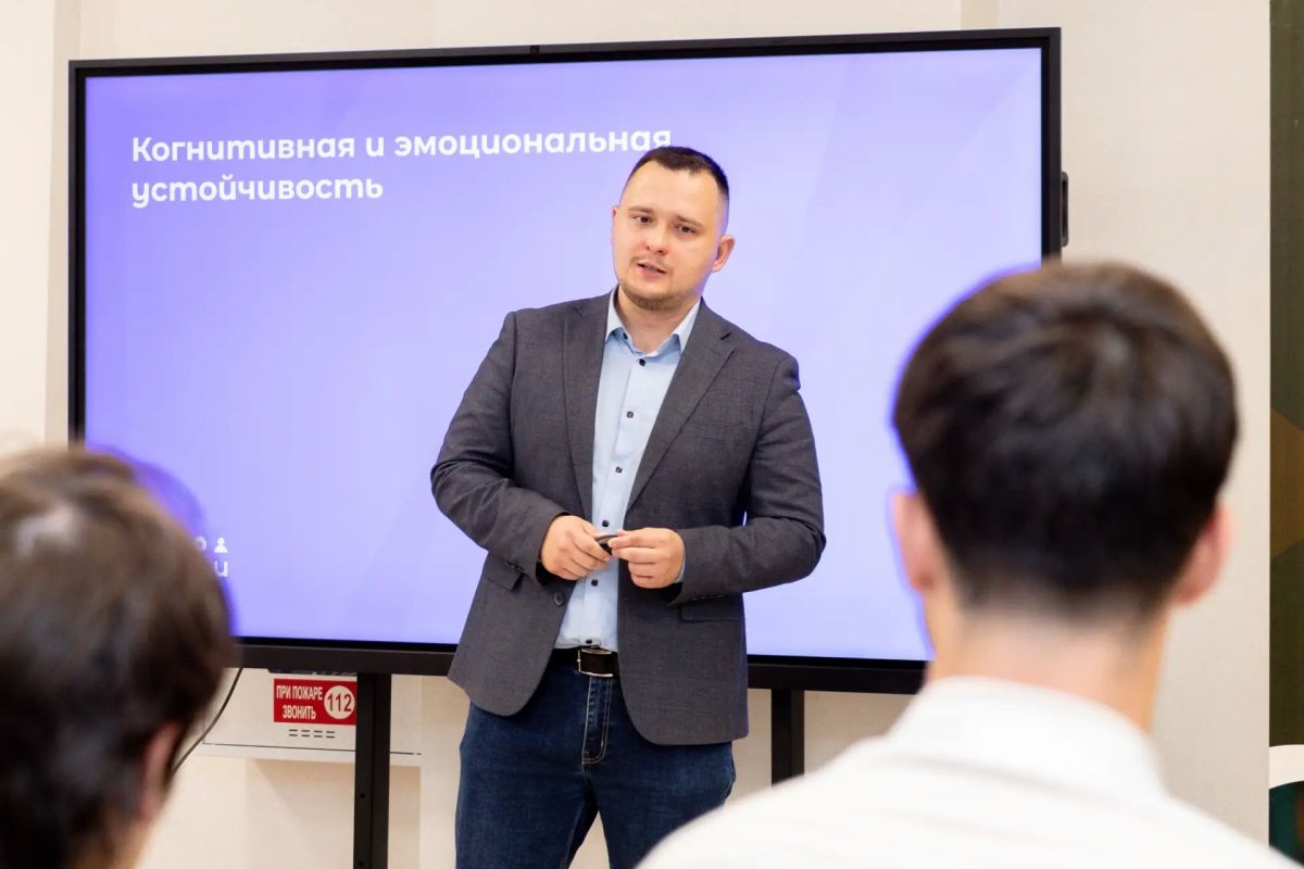 Хочешь, чтобы агротехкласс реально работал — а не просто числился в расписании? Тогда тебе на межрегиональную программу «АгроТехКласс»! Хочешь, чтобы агротехкласс реально работал — а не просто числился в расписании? Тогда тебе на межрегиональную программу «АгроТехКласс»!