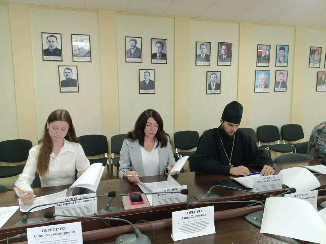Андрей Рубанцов: В Ровеньках прошло очередное заседание городской комиссии по делам несовершеннолетних и защите их прав Андрей Рубанцов: В Ровеньках прошло очередное заседание городской комиссии по делам несовершеннолетних и защите их прав