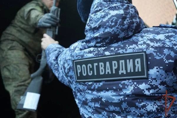 Управление Росгвардии по ЛНР напоминает жителям региона о возможности добровольной передачи личного оружия в подразделения выполняющие боевые задачи специальной военной операции