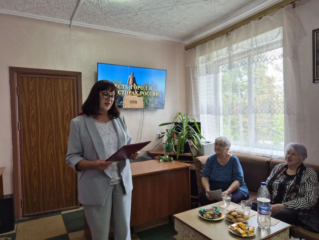 Евгений Бондарь: В ПРЕДДВЕРИИ ДНЯ ГОРОДА: ДУШЕВНЫЙ ВЕЧЕР В БИБЛИОТЕКЕ Евгений Бондарь: В ПРЕДДВЕРИИ ДНЯ ГОРОДА: ДУШЕВНЫЙ ВЕЧЕР В БИБЛИОТЕКЕ