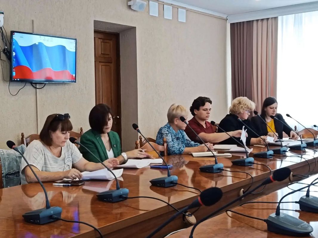 В Администрации Луганска состоялось совещание по реализации грантовой политики В Администрации Луганска состоялось совещание по реализации грантовой политики