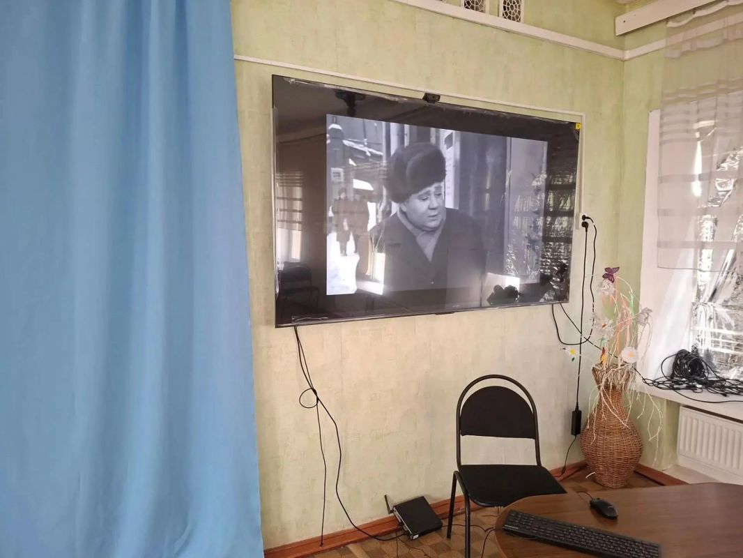 В Первомайском комплексном центре социального обслуживания населения (КЦСОН) состоялся тематический киновечер В Первомайском комплексном центре социального обслуживания населения (КЦСОН) состоялся тематический киновечер