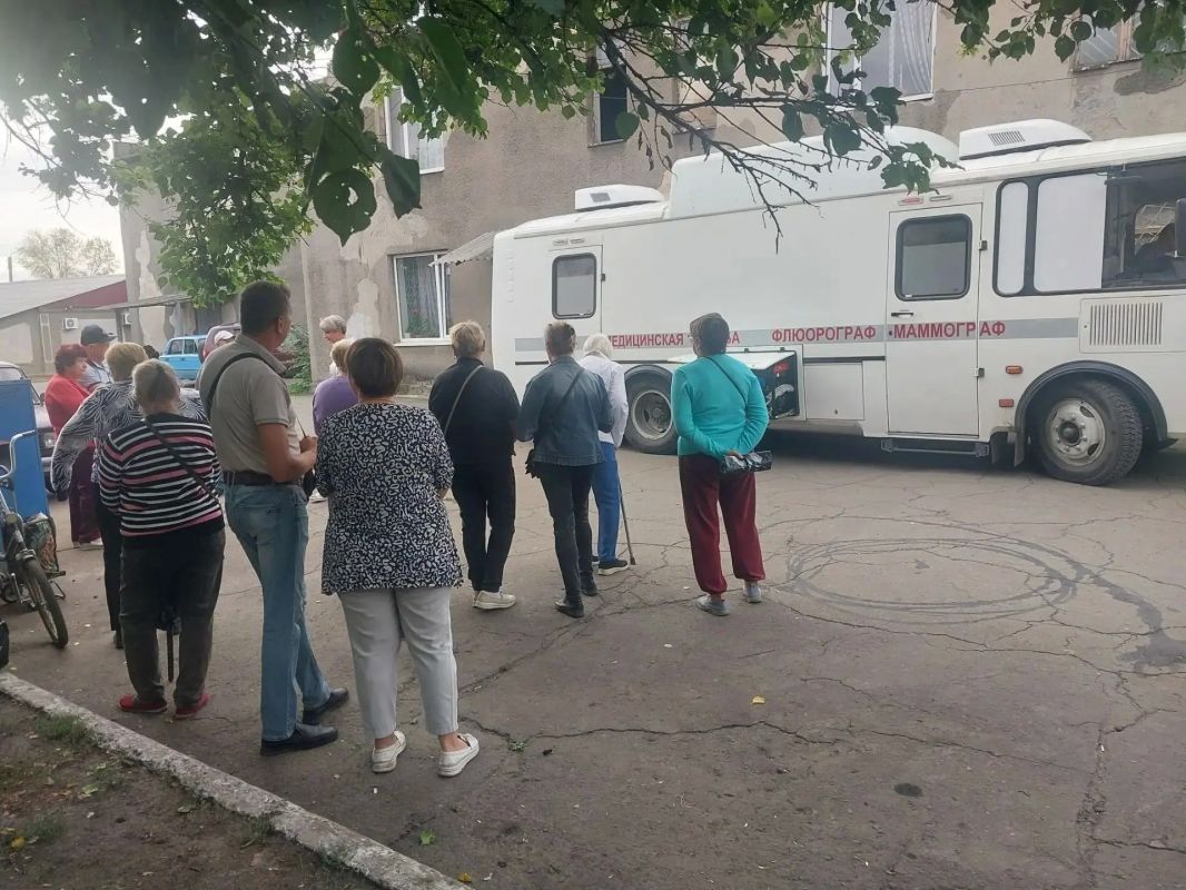 23 сентября в Миусинске был организован выездной прием граждан с использованием передвижного цифрового флюорографа-маммографа