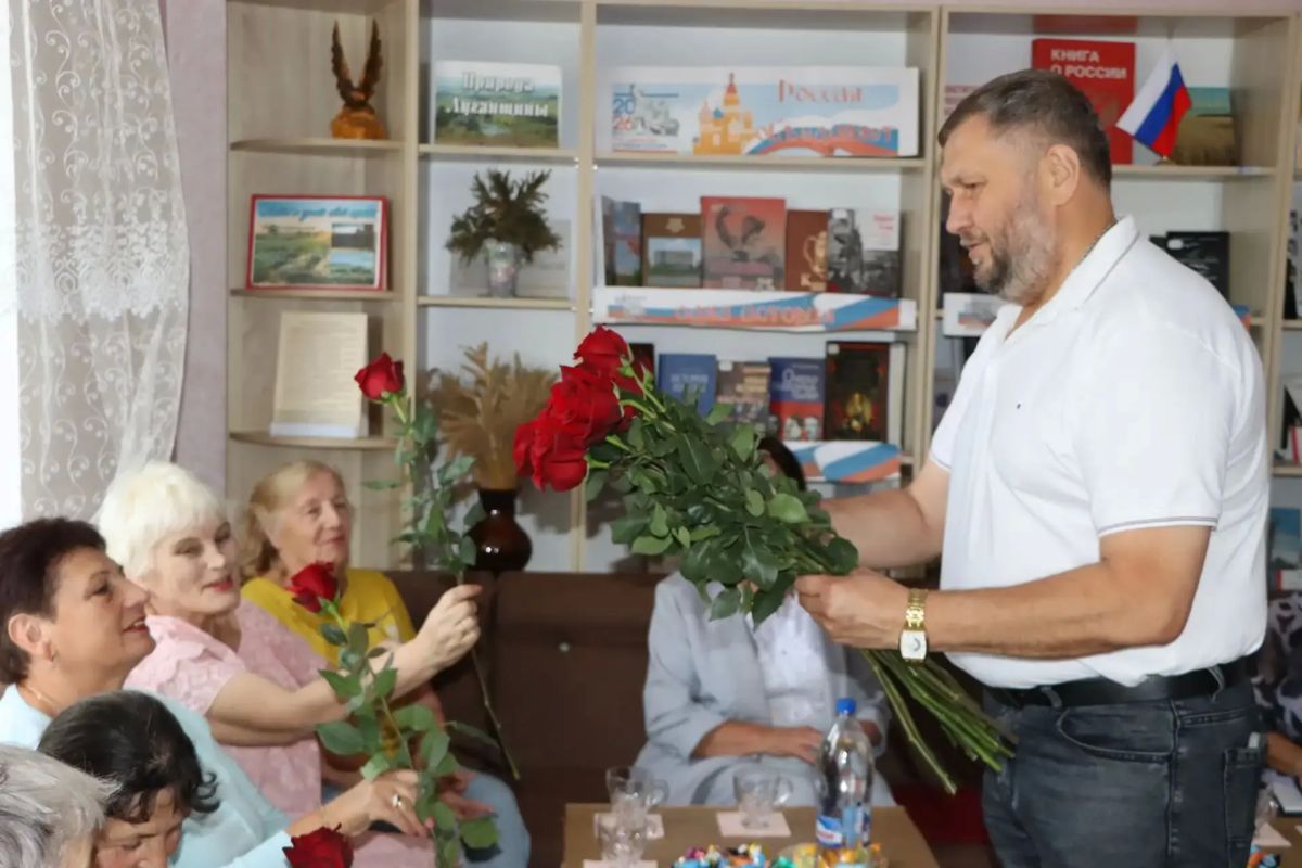 Евгений Бондарь: В ПРЕДДВЕРИИ ДНЯ ГОРОДА: ДУШЕВНЫЙ ВЕЧЕР В БИБЛИОТЕКЕ