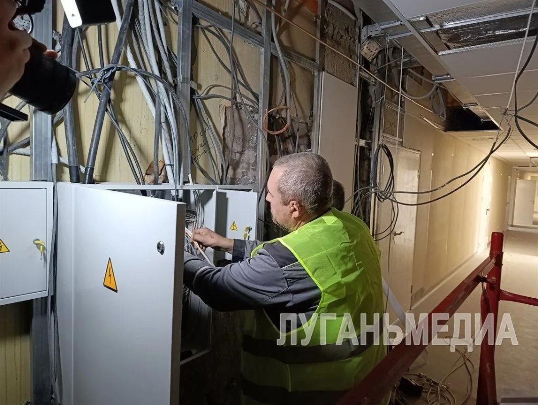 В Станично-Луганской центральной районной больнице завершаются ремонтные работы и пусконаладка современной медицинской техники на базе нового диагностического центра В Станично-Луганской центральной районной больнице завершаются ремонтные работы и пусконаладка современной медицинской техники на базе нового диагностического центра