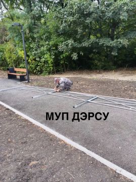 Мы продолжаем благоустраивать зоны пешеходных переходов — и сейчас в приоритете установка ограждений проезжей части