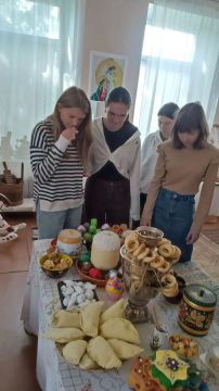 Будущие педагоги в гостях у «Антошки»: как прошел день открытых дверей