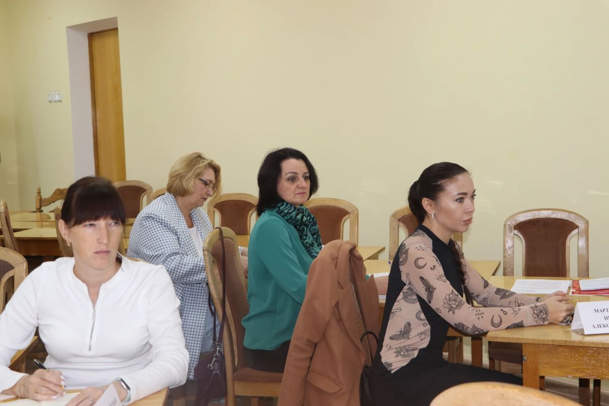 Состоялось заседание муниципальной комиссии по делам несовершеннолетних и защите их прав, которое провела первый заместитель главы городского округа Светлана Небесская с участием прокурора города Стаханова старшего советника... Состоялось заседание муниципальной комиссии по делам несовершеннолетних и защите их прав, которое провела первый заместитель главы городского округа Светлана Небесская с участием прокурора города Стаханова старшего советника...