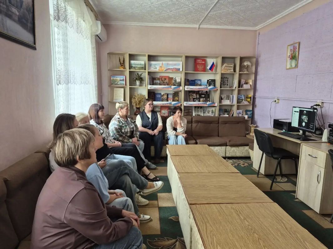 Библиотекари из Лутугинского муниципального округа приняли участие в Никитинских чтениях Библиотекари из Лутугинского муниципального округа приняли участие в Никитинских чтениях