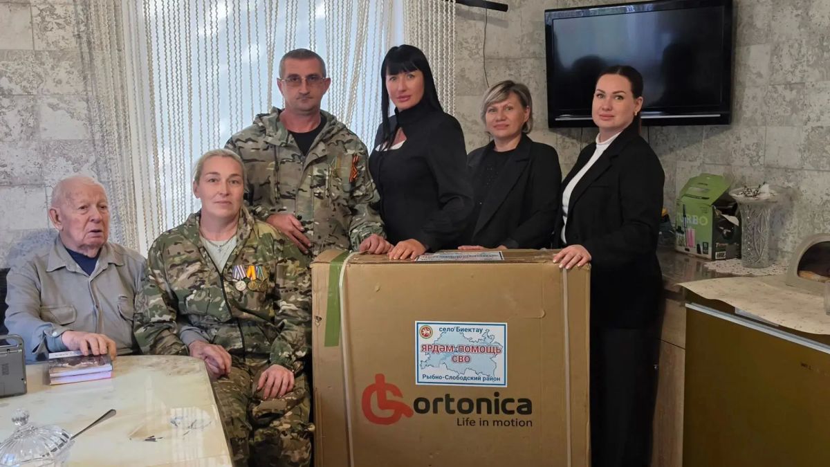 Сегодня, в рамках продолжения адресной поддержки сотрудники отдела жизнеобеспечения пгт Дзержинский и пгт НагольноТарасовка вновь навестили Родд Георгия Борисовича — жителя посёлка Дзержинский Сегодня, в рамках продолжения адресной поддержки сотрудники отдела жизнеобеспечения пгт Дзержинский и пгт НагольноТарасовка вновь навестили Родд Георгия Борисовича — жителя посёлка Дзержинский