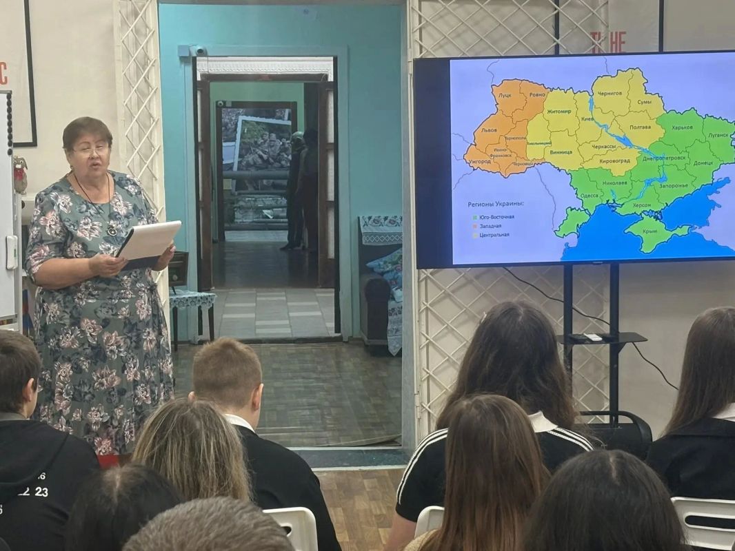 Андрей Рубанцов: В музее истории города Ровеньки прошёл видеолекторий «Одна страна – одно будущее» Андрей Рубанцов: В музее истории города Ровеньки прошёл видеолекторий «Одна страна – одно будущее»