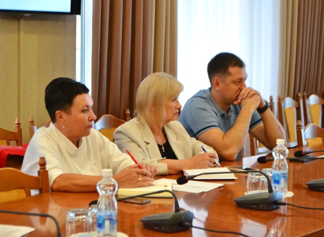 Сергей Цемкало: В Луганске прошло заседание Депутатского клуба: поддержка защитников Отечества и бюджет-2027 в приоритете Сергей Цемкало: В Луганске прошло заседание Депутатского клуба: поддержка защитников Отечества и бюджет-2027 в приоритете
