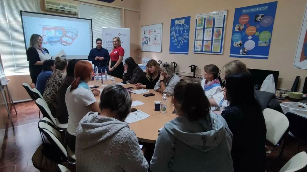 В Беловодском районе прошел практикум: «Готовность к неожиданностям: формируем аптечку и отрабатываем первые шаги при травме» В Беловодском районе прошел практикум: «Готовность к неожиданностям: формируем аптечку и отрабатываем первые шаги при травме»
