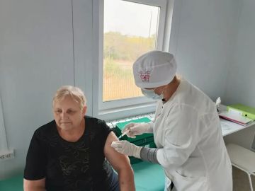 Специалист Славяносербской ЦРБ осмотрел жителей с. Петровеньки