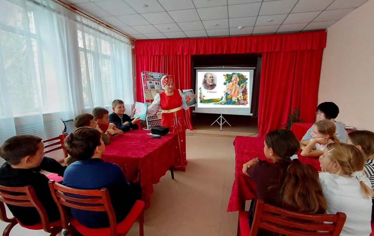 Оренбуржцы проводят тематические телемосты для перевальских детей Оренбуржцы проводят тематические телемосты для перевальских детей
