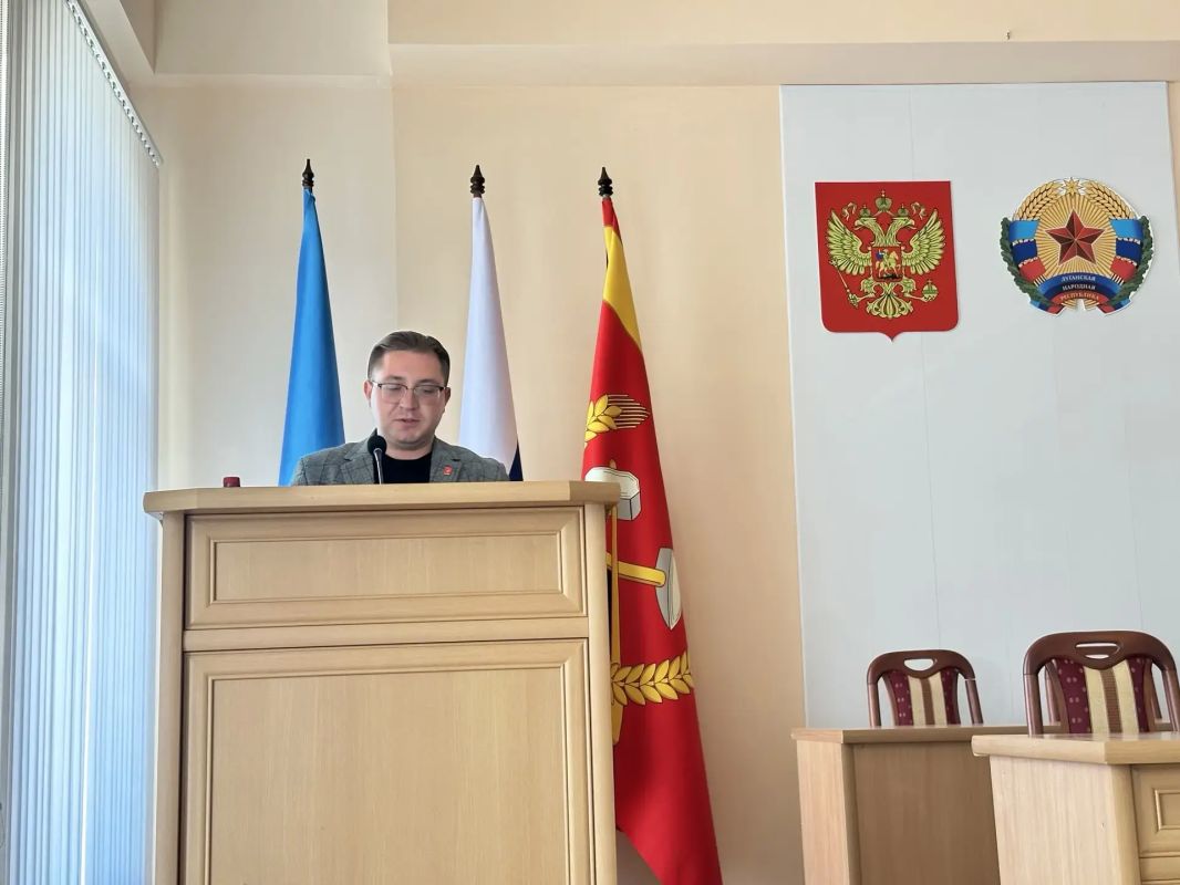 В Краснодонском муниципальном округе обсудили развитие «Движения Первых» В Краснодонском муниципальном округе обсудили развитие «Движения Первых»