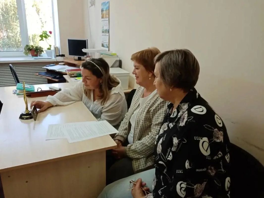 Оренбуржцы рассказали перевальским коллегам, как проводить мастер-классы Оренбуржцы рассказали перевальским коллегам, как проводить мастер-классы