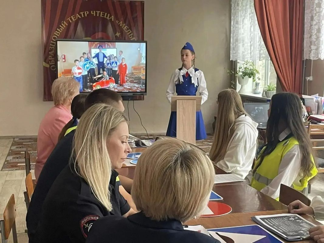 В Ровеньках прошел Единый урок по безопасности дорожного движения В Ровеньках прошел Единый урок по безопасности дорожного движения