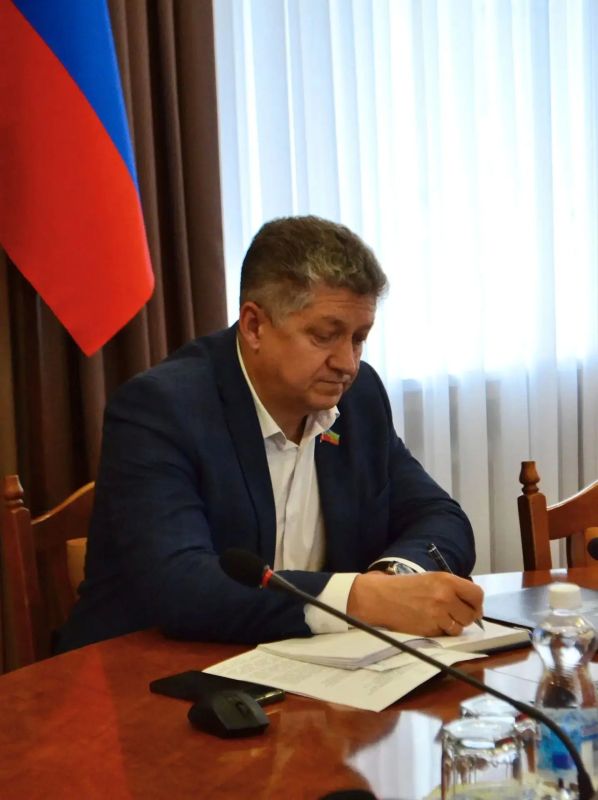 Сергей Цемкало: В Луганске прошло заседание Депутатского клуба: поддержка защитников Отечества и бюджет-2027 в приоритете Сергей Цемкало: В Луганске прошло заседание Депутатского клуба: поддержка защитников Отечества и бюджет-2027 в приоритете