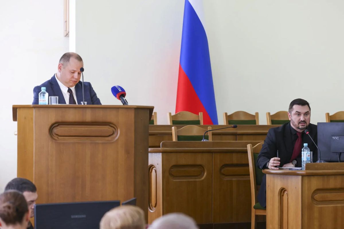 Депутатский корпус обсудил с и. о. министра строительства и ЖКХ вопросы подготовки к отопительному сезону Депутатский корпус обсудил с и. о. министра строительства и ЖКХ вопросы подготовки к отопительному сезону